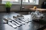 Nettoyer argenterie avec papier aluminium : la méthode simple